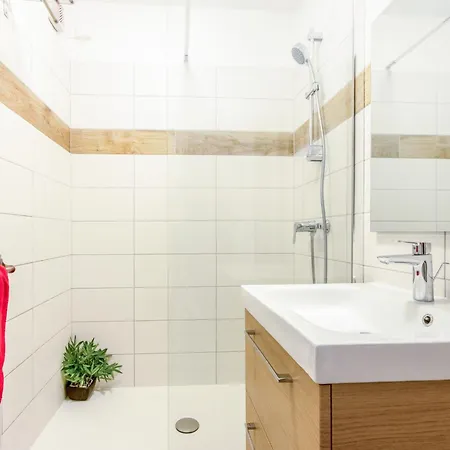 Apartment Le Liberte-5 By Interhome